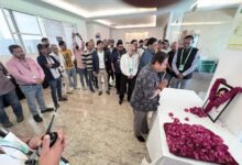 Photo of “जिस मैदान से लिखीं अंतिम रिपोर्ट, वहीं दी गई अंतिम विदाई…BCCI उपाध्यक्ष राजीव शुक्ला ने संतोष सूरी को दी श्रद्धांजलि