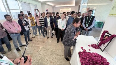 Photo of “जिस मैदान से लिखीं अंतिम रिपोर्ट, वहीं दी गई अंतिम विदाई…BCCI उपाध्यक्ष राजीव शुक्ला ने संतोष सूरी को दी श्रद्धांजलि