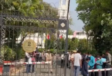 Photo of दिल्ली विधानसभा में बड़ी सुरक्षा चूक, बैरियर तोड़कर घुसी कार; आरोपी हिरासत में