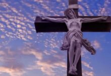 Photo of Good Friday 2026: आज 3 अप्रैल को गुड फ्राइडे, जानें प्रभु यीशु के बलिदान का महत्व और ईस्टर संडे की तारीख।