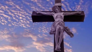 Photo of Good Friday 2026: आज 3 अप्रैल को गुड फ्राइडे, जानें प्रभु यीशु के बलिदान का महत्व और ईस्टर संडे की तारीख।