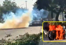 Photo of ग्रेटर नोएडा श्रमिक हिंसा: पुलिस वैन पलटी, कंपनियों में तोड़फोड़; ₹26,000 न्यूनतम वेतन की मांग पर अड़े मजदूर