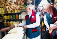 Photo of Video : जब चुनावी भागदौड़ के बीच PM ने चखा बंगाली ‘झालमुड़ी’ का स्वाद…