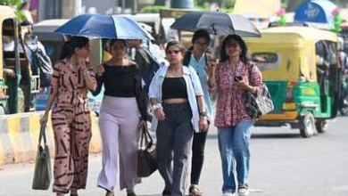 Photo of UP Weather Alert: उत्तर प्रदेश में ‘सूरज’ का सितम; 32 जिलों में लू (Heatwave) की चेतावनी, 44 डिग्री के पार पहुंचा पारा