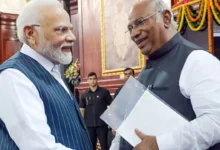 Photo of अंबेडकर जयंती पर संसद परिसर में दिखा दुर्लभ राजनीतिक संवाद, पीएम मोदी और खड़गे की हुई बातचीत