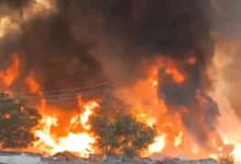 Photo of लखनऊ के विकास नगर में भीषण आग: 200 से ज्यादा झुग्गियां जलकर राख, वजह आई सामने