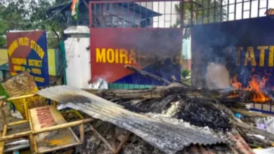 Photo of मणिपुर में फिर भड़की हिंसा: बम हमले में 2 बच्चों की मौत, 5 जिलों में कर्फ्यू और इंटरनेट बंद