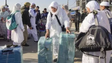 Photo of हज 2026 की शुरुआत: 371 जायरीन का पहला जत्था दिल्ली से मक्का के लिए रवाना, भावुक माहौल में विदा