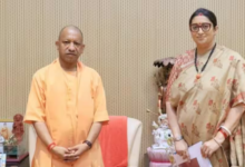 Photo of कैबिनेट विस्तार के बीच स्मृति ईरानी और योगी आदित्यनाथ की मुलाकात चर्चा में