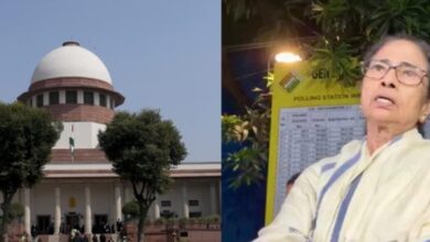 Photo of Bengal Election: ‘सब सरकारी कर्मचारी हैं, अलग क्यों?’ टीएमसी की याचिका पर सुप्रीम कोर्ट सख्त, काउंटिंग नियमों पर दखल से इनकार
