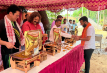 Photo of पांचवें बड़े मंगल पर खेल विभाग के भंडारे में श्रद्धालुओं ने ग्रहण किया प्रसाद