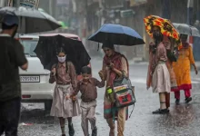 Photo of यूपी में भारी बारिश के चलते 12वीं तक सभी स्कूल बंद, जानें कहां-कहां घोषित हुई छुट्टी