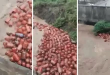 Photo of महाराष्ट्र: पातालगंगा नदी में बहे 3,000 LPG गैस सिलेंडर, वायरल वीडियो ने बढ़ाई चिंता