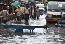 Photo of Delhi-NCR Heavy Rain: मानसून की बारिश या प्रशासनिक नाकामी? नोएडा से गुरुग्राम तक डूबीं सड़कें, फरीदाबाद में बत्ती गुल, 13 जुलाई तक अलर्ट