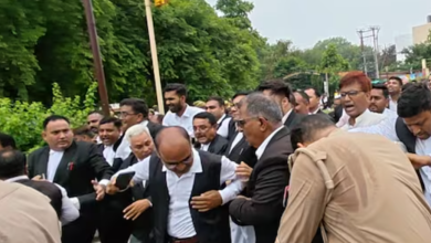 Photo of अयोध्या में भारी तनाव! राम मंदिर दान चोरी मामले में चंपत राय पर FIR के लिए अड़े वकील, अरविंद केजरीवाल बोले- ‘8 महीने की सीसीटीवी फुटेज गायब’